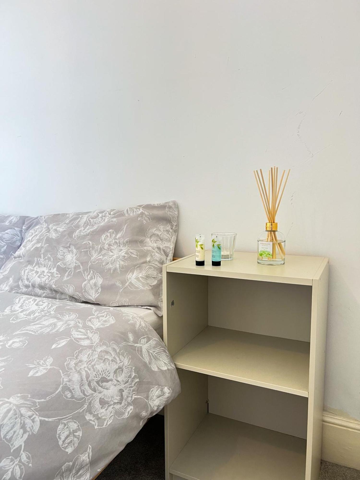 Welcome 2 Bedrooms Flat In Wimbledon London Exteriör bild