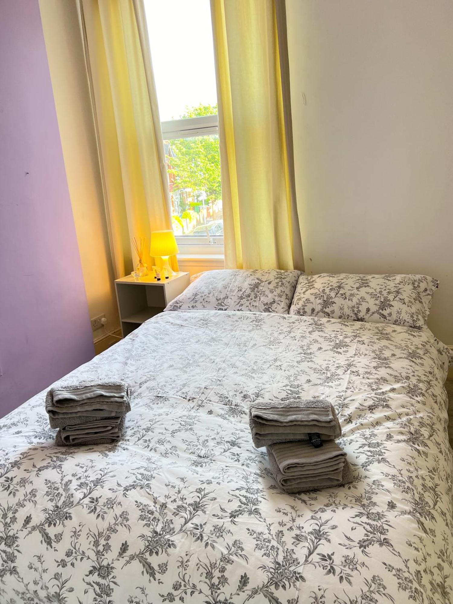 Welcome 2 Bedrooms Flat In Wimbledon London Exteriör bild