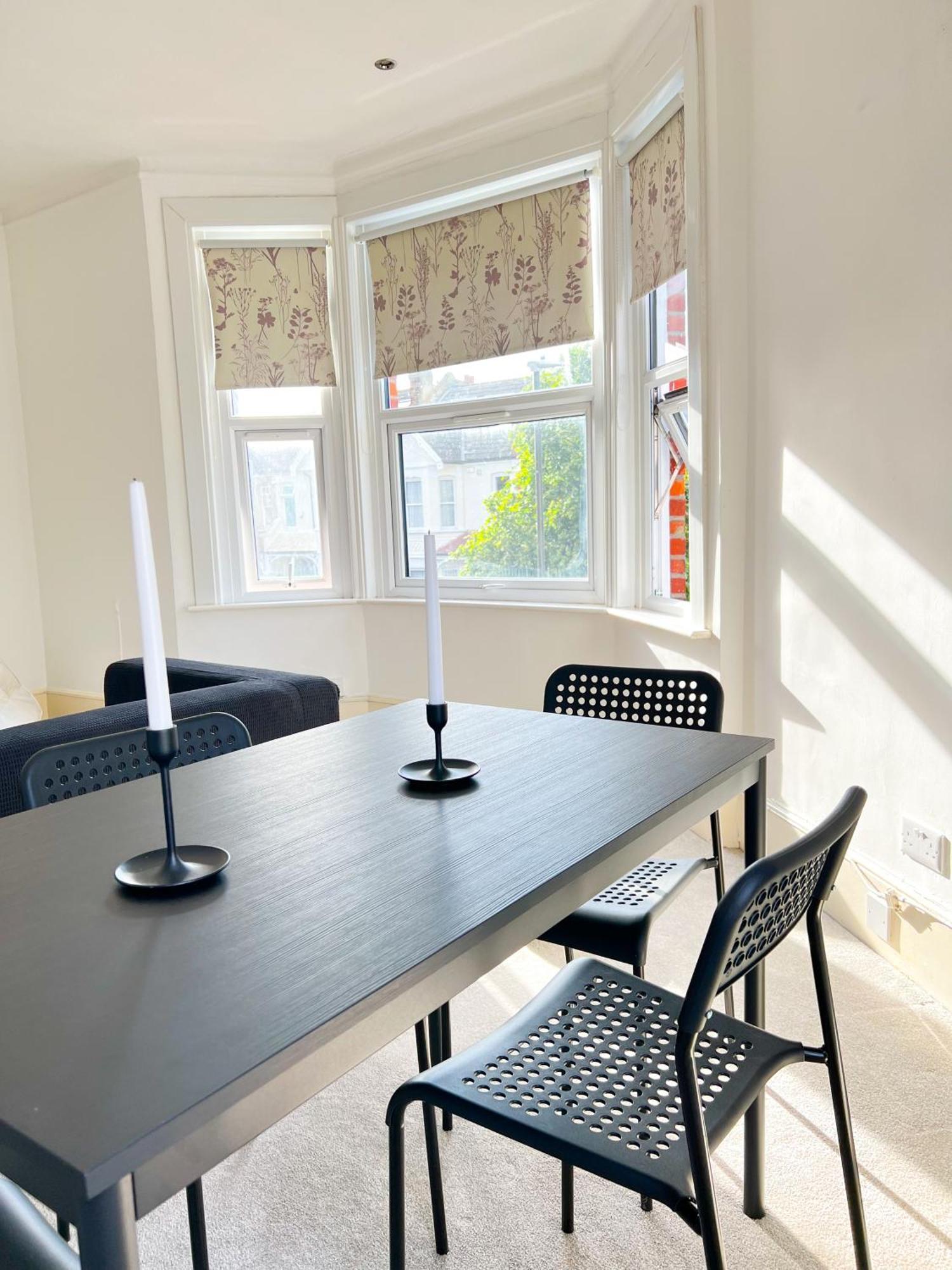 Welcome 2 Bedrooms Flat In Wimbledon London Exteriör bild