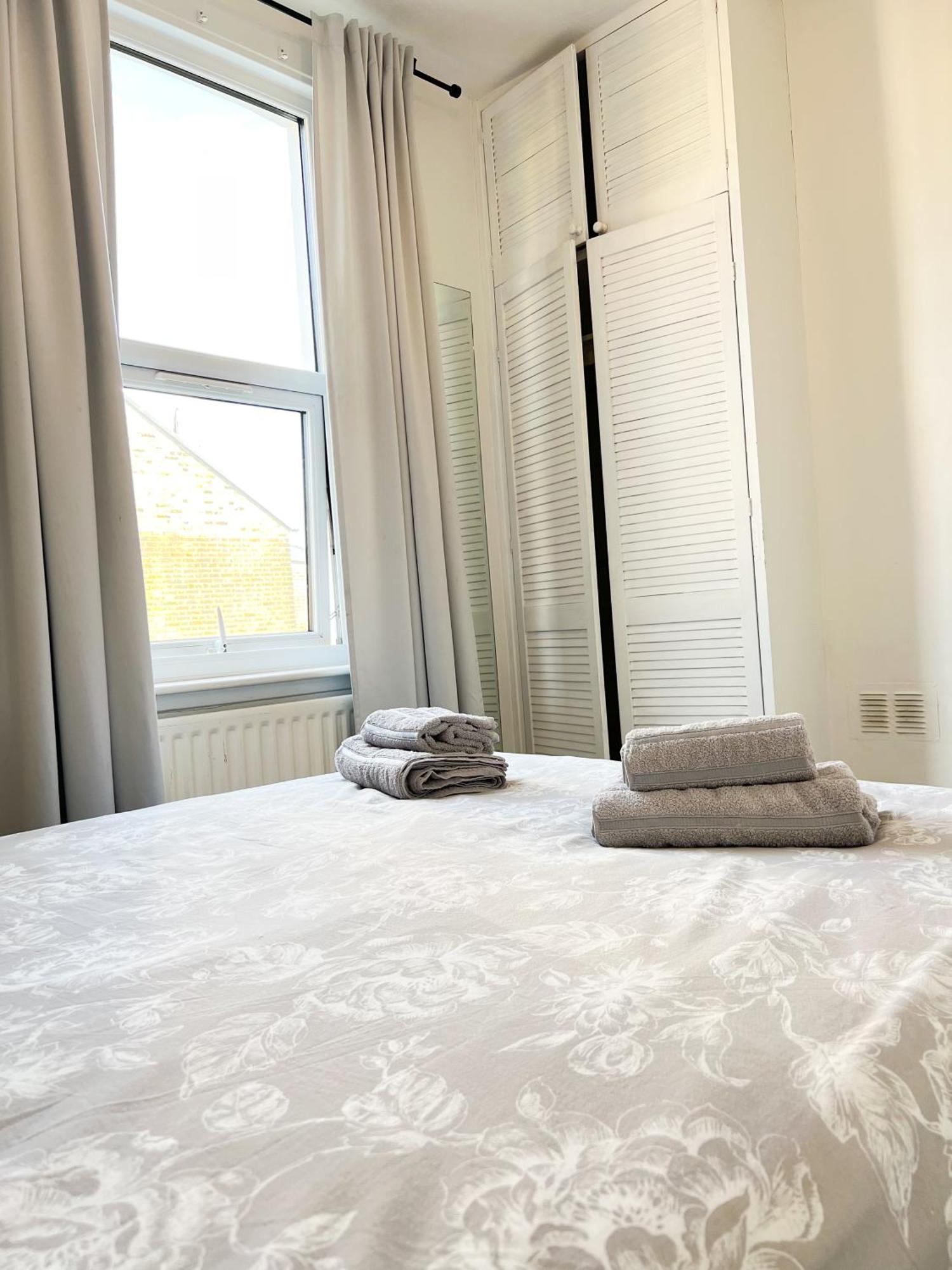 Welcome 2 Bedrooms Flat In Wimbledon London Exteriör bild